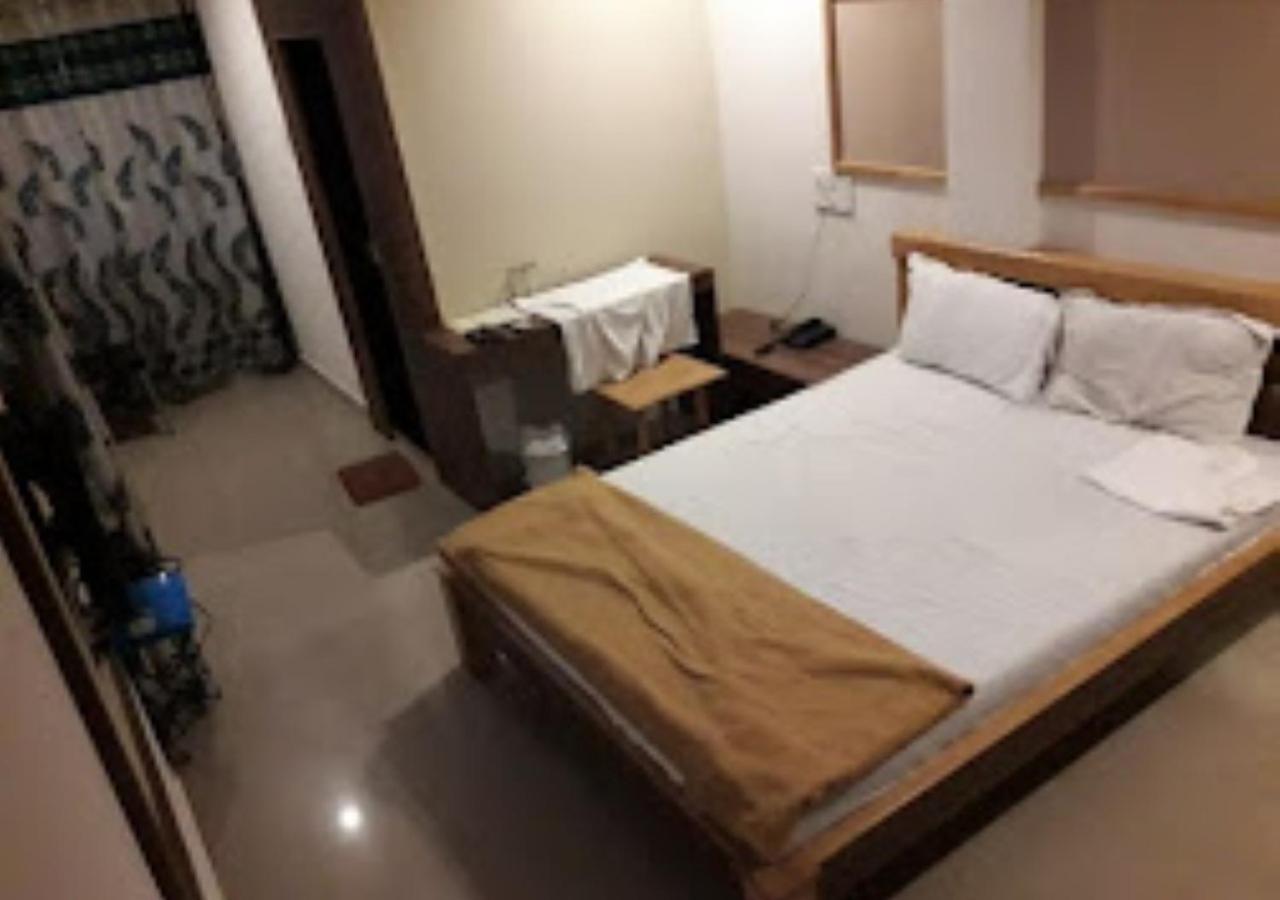 Hotel Jaltarang Kalmath Kankavali Luaran gambar
