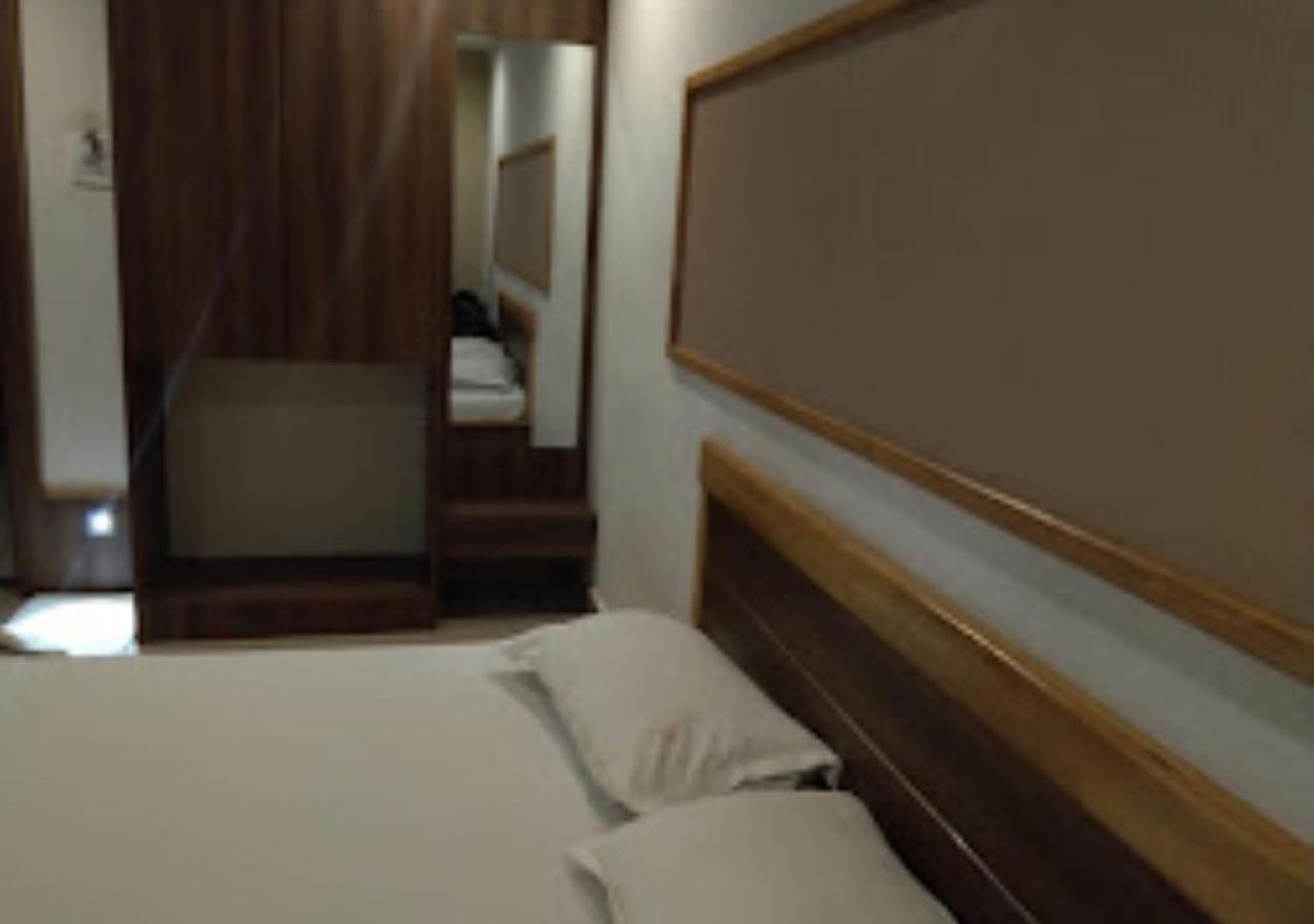 Hotel Jaltarang Kalmath Kankavali Luaran gambar