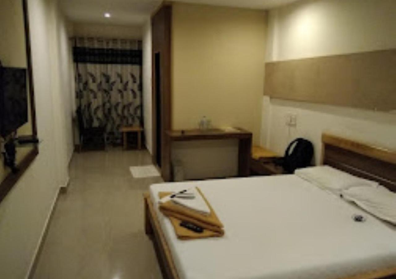 Hotel Jaltarang Kalmath Kankavali Luaran gambar