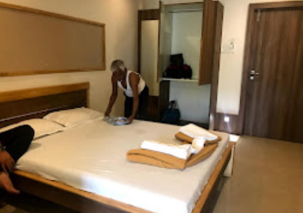 Hotel Jaltarang Kalmath Kankavali Luaran gambar