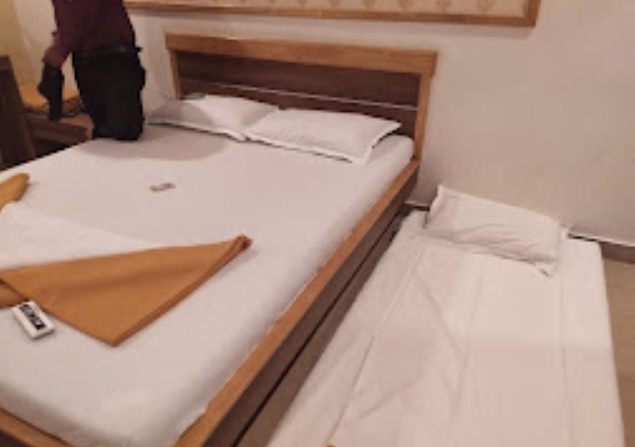 Hotel Jaltarang Kalmath Kankavali Luaran gambar