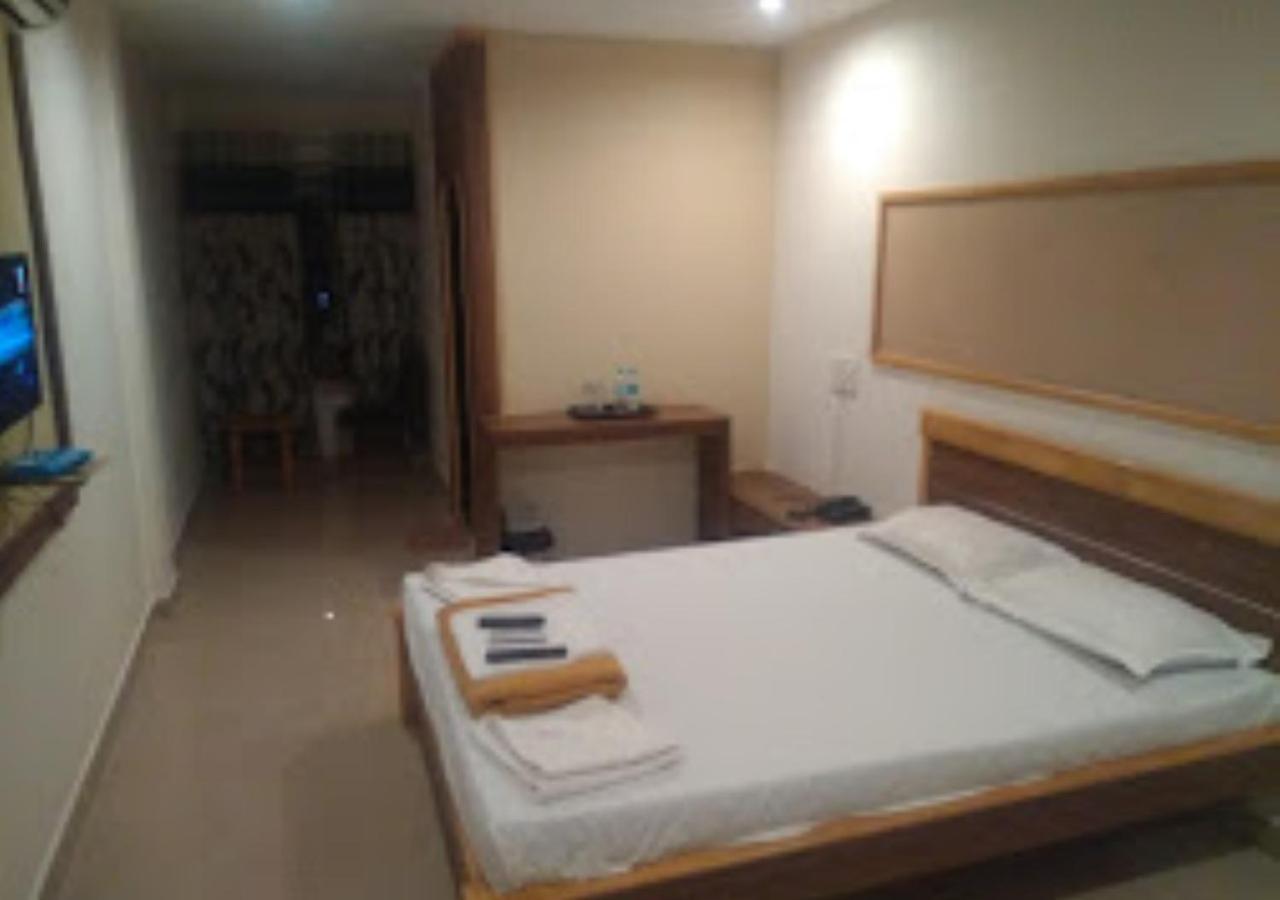 Hotel Jaltarang Kalmath Kankavali Luaran gambar